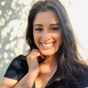 Meet your Posher, Alexis